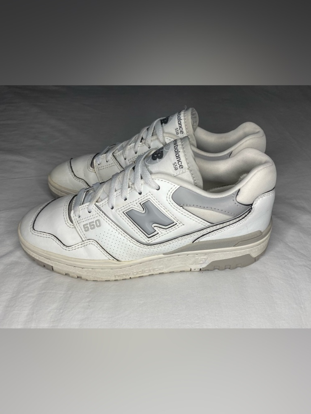 New Balance 550 Womens Size 8.5 White Gray Athletic Leather Walking Shoe Sneaker